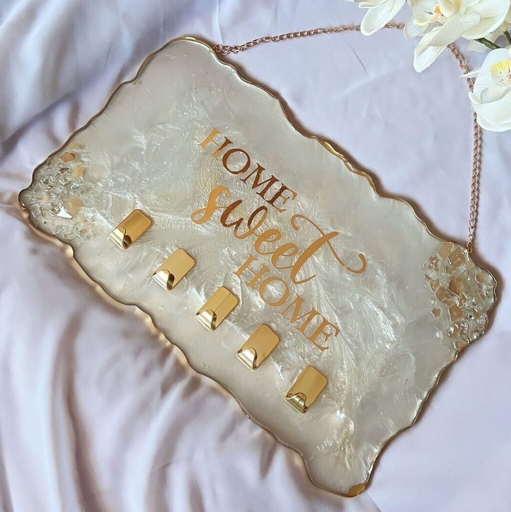 aartsywish - resin key holder